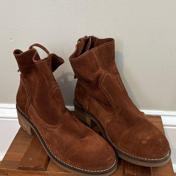 Antonio De Faria Mila Genuine Suede Leather Lug Sole Zp Up Ankle Booties 9 - Picture 1 of 5